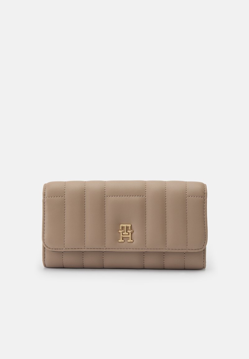 Tommy Hilfiger FEMININE FLAP - Denarnica - coastal taupe