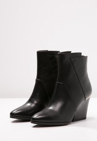 Tamaris Bottines - black