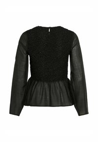 Blusa nera con schiena smockata e texture, e fondo svasato e trasparente. Maniche lunghe con finitura liscia e dettaglio con apertura a goccia sulla schiena.