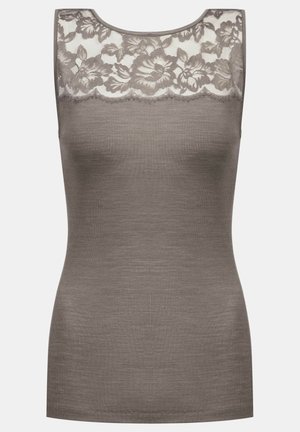 Ärmelloses Oberteil in Taubengrau mit einer floral gestalteten Spitze. Ribbelstruktur über das gesamte Oberteil, mit gewellten Kanten an der Spitze für zusätzliche Details.