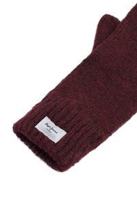 Burgundske pletene rukavice od meke vune s rebrastim manžetama i bijelom oznakom s crnim tekstom.