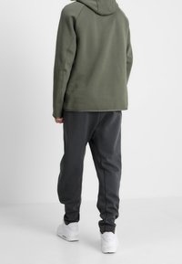 Nike Sportswear Luvtröja - mottled olive