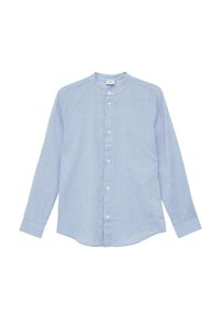 Lichtblauwe langearmige blouse van linnen. Heeft een ronde kraag, een knoopsluiting aan de voorkant en een gebogen zoom. Soepele textuur met een subtiele weving.