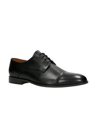 Scarpa da uomo in pelle nera con punta arrotondata, superficie liscia, allacciatura con cinque occhielli e tacco basso impilato. Accenti cuciti discreti sulla tomaia.
