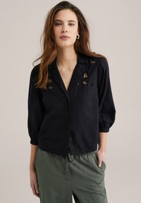 Unselected, black