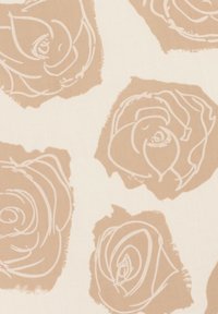 Beżowy materiał z powtarzającym się wzorem kwiatowym z obrysowanymi różami, umieszczony na jasnym kremowym tle. Wzór jest odważny i abstrahujący.