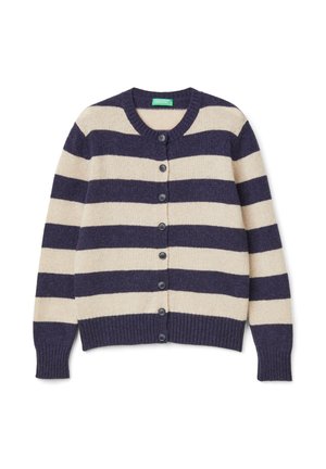 Sweter w paski w kolorze granatowym i beżowym, z okrągłym dekoltem, z przodu zapinany na guziki, z prążkowanymi mankietami i miękką, dzianinową fakturą.