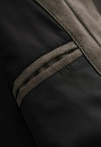 Thumbnail Image 8