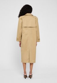 DESIGNERS REMIX Trenchcoat - beige