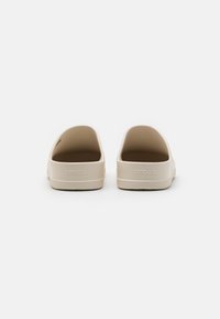 Crocs DYLAN  - Chanclas de baño - offwhite