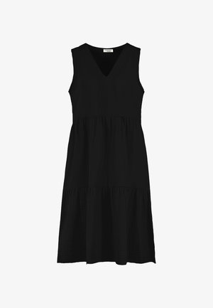 Schwarzes ärmelloses Kleid mit V-Ausschnitt, das einen gerafften Rock und strukturierten Stoff aufweist, der eine fließende Silhouette bietet.