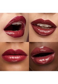 Vier close-up beelden van diverse glanzende donkerrode lippen, sommige licht geopend, waarbij tanden en natuurlijke huidtexturen zichtbaar zijn.
