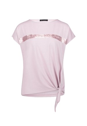 Lichtroze T-shirt met korte mouwen, voorzien van een geknoopte zijdetail en een horizontale strook van pailletten over de borst. Glad materiaal met een ontspannen pasvorm.