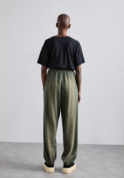 032c SPLICED SOFT JOGGER - Verryttelyhousut - faded olive drab