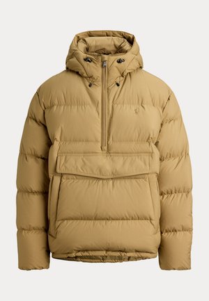 Veste d'hiver matelassée couleur fauve avec capuche, fermeture éclair avant à moitié, grande poche avant avec rabat et cordons réglables au col.