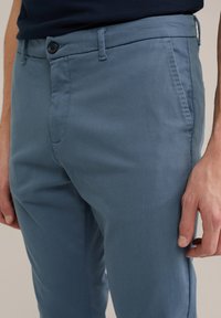 WE Fashion THE JOG - Pantalones chinos - blue
