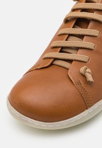 Camper PEU CAMI - Stringate sportive - medium brown