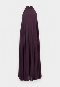 Αμάνικο, με ψηλό λαιμό, μακρύ φόρεμα σε χρώμα δαμάσκηνου με πτυχώσεις στο ύφασμα και μικρό κουμπί κλεισίματος στην πλάτη στο ύψος του λαιμού.