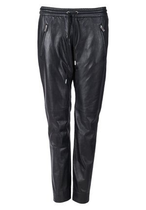 Pantalon jogger en cuir noir avec une taille à cordon de serrage, deux poches avant zippées et un design de jambe fuselée. Texture lisse et silhouette ajustée.