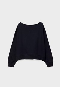 Černý zkrácený svetr s širokým výstřihem, spadlými rameny a ribbed manžetami. Vyrobeno z měkké, hladké látky s uvolněným střihem.