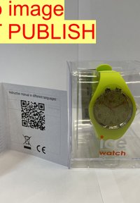 Reloj de silicona verde con una esfera dorada brillante, números en negrita y una caja de plástico transparente. Incluye un manual de instrucciones con código QR.