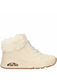 Beige High-Top-Sneaker mit einem Kunstfellkragen, strukturiertem Obermaterial, silbernen Schnürsenkeln und einer sichtbaren Luftkissen-Einheit in der Sohle. Gummisohle.