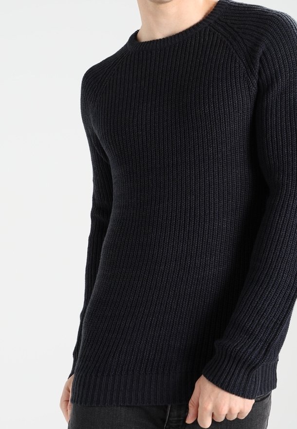 Marinblå ribbad stickad tröja med rund halsringning, långa ärmar och strukturerad tyg; har en smal passform och kontrasterande muddar vid handlederna.