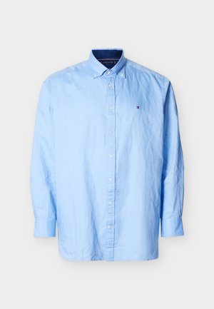 Tommy Hilfiger, PLUS REGULAR FIT LINEN BLEND BUTTON-DOWN SHIRT - Košile - cloudy blue