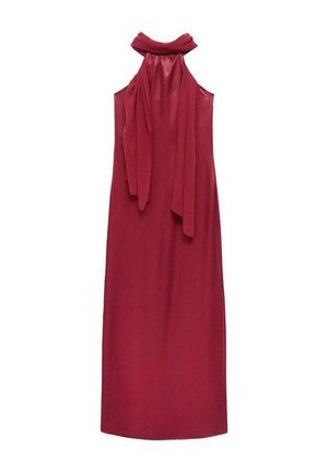 Abito halter neck bordeaux con dettagli legati sul retro, texture liscia e lunghezza fino al pavimento. Presenta un corpetto aderente e una gonna svasata.