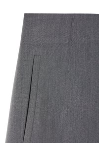 Pantaloni grigi con un tessuto testurizzato, una forma strutturata e una tasca laterale con finitura pulita. Progettati per un aspetto formale.