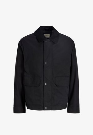 Veste pour homme noire avec col en velours côtelé, devant à boutons-pression et deux grandes poches à rabat au niveau de la taille.