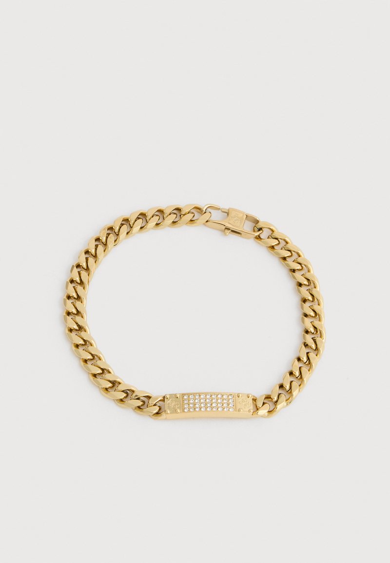 Βραχιόλι με χρυσή αλυσίδα και ορθογώνια πλάκα διακοσμημένη με μικρούς διαφανείς κρυστάλλους, ασφαλισμένο με κούμπωμα κουτιού, σε λευκό φόντο.