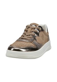 Beige Wildleder-Sneaker mit metallisch-bronzefarbenen Akzenten, runder Zehenpartie, grauen Schnürsenkeln und weißer Gummisohle; durchbrochene Details an der Zehenkappe.
