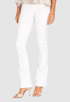 - Jeansy Bootcut