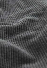 Ausgewählt, charcoal grey