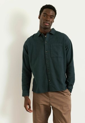 FatFace, REGULAR FIT - LONG SLEEVE RELAXED FIT GARMENT DYE SALCOMBE SHIRT . - Shirt - dark green