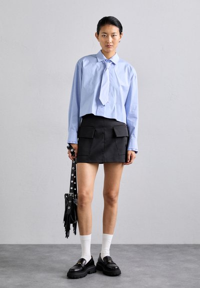 Maje CEVATTE SET - Hemdbluse - bleu