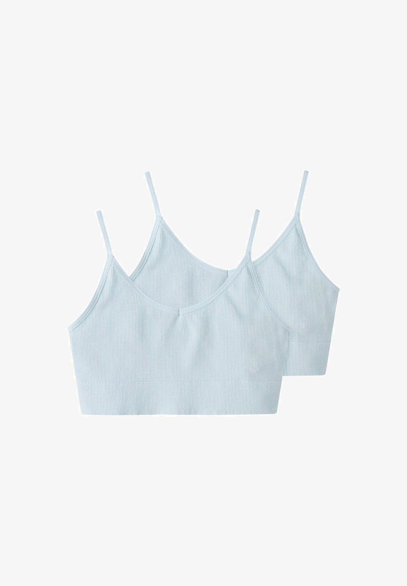 Lot de deux crop tops côtelés bleu clair, avec de fines bretelles ajustables et un design sans coutures pour le confort et une facilité de port.
