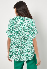 Apricot SHORT SLEEVE - Hemdbluse - green