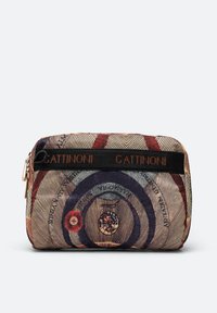 Borsetta con zip in tessuto testurizzato, caratterizzata da un motivo geometrico colorato, impreziosita da un'etichetta nera goffrata con la scritta "Gattinoni."
