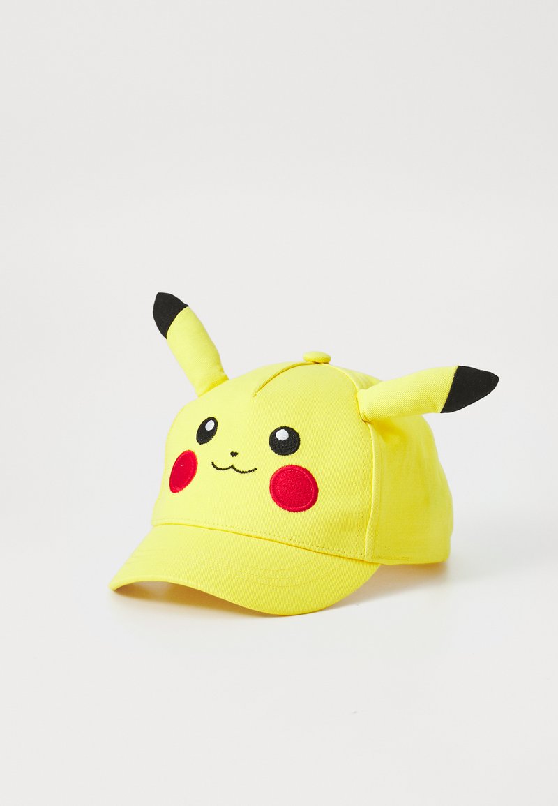 Κίτρινο καπέλο με σχέδιο Pikachu; περιλαμβάνει κεντημένα χαρακτηριστικά προσώπου, στρογγυλά κόκκινα μάγουλα και αυτιά με μαύρες άκρες. Από βαμβακερό υλικό.