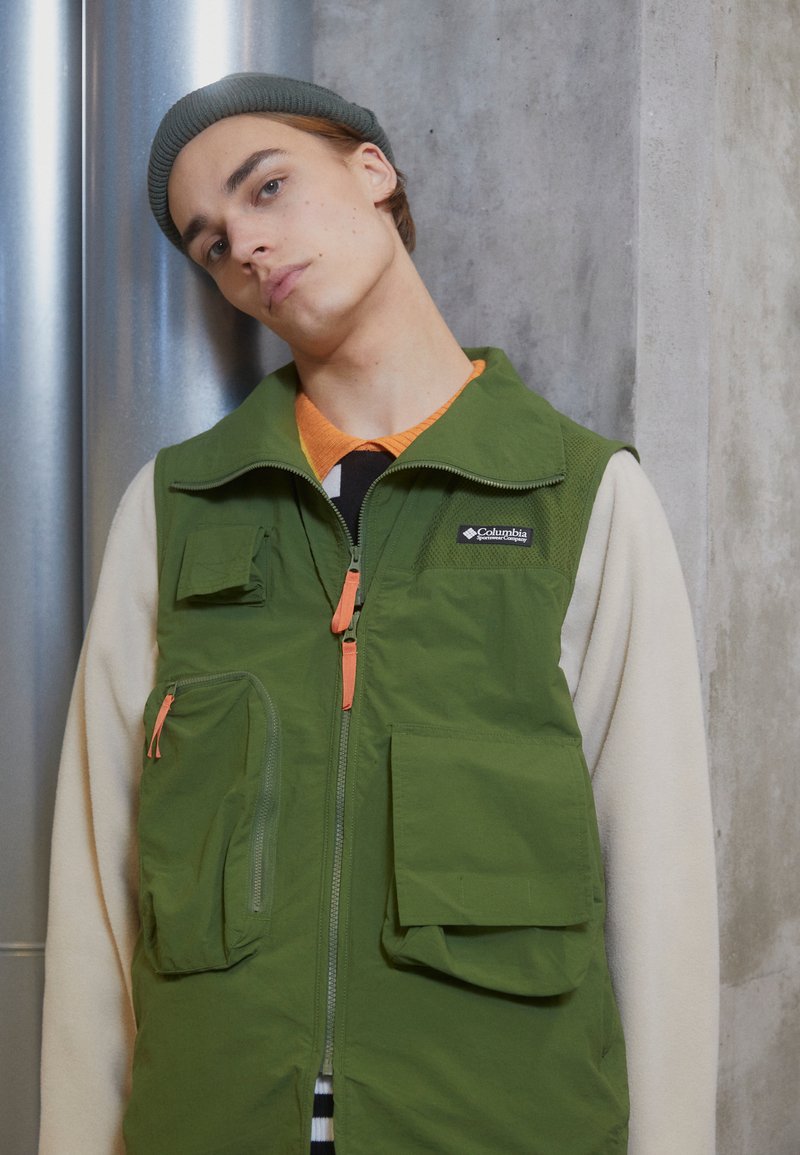 Columbia SKEENA RIVER™ JACKET Windbreakers pesto/ancient fossil