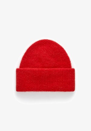 Rote gestrickte Mütze mit einer weichen, flauschigen Textur. Verfügt über ein umgeschlagenes Bündchen-Design und eine abgerundete Oberseite. Geeignet für kaltes Wetter.