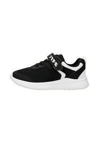 Czarne buty sportowe z siateczkowym wierzchem, białymi akcentami, rzepem i teksturowaną gumową podeszwą. Zaokrąglony nosek i lekka konstrukcja.