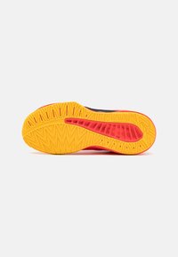 Mizuno LIGHTNING STAR Z7 UNISEX - Volleyballsko - radiant red/white/carrot curl