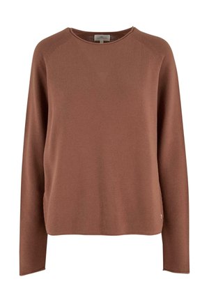 Barna, hosszú ujjú kötött pulóver kerek nyakkivágással és raglán ujjal, fehér háttér előtt bemutatva.