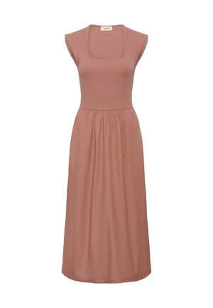 Vestido midi sin mangas color rosa polvo con escote cuadrado, cuerpo ajustado acanalado y falda fluida fruncida.