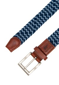Gewebter navyblauer und hellblauer elastischer Gürtel mit braunen Lederelementen und einer silbernen Metallschnalle. Verfügt über ein auf das Leder geprägtes Logo.