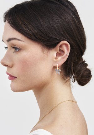 FABLE ENGLAND FORGET-ME-NOT BOW HUGGIE - Øreringe - gold-coloured