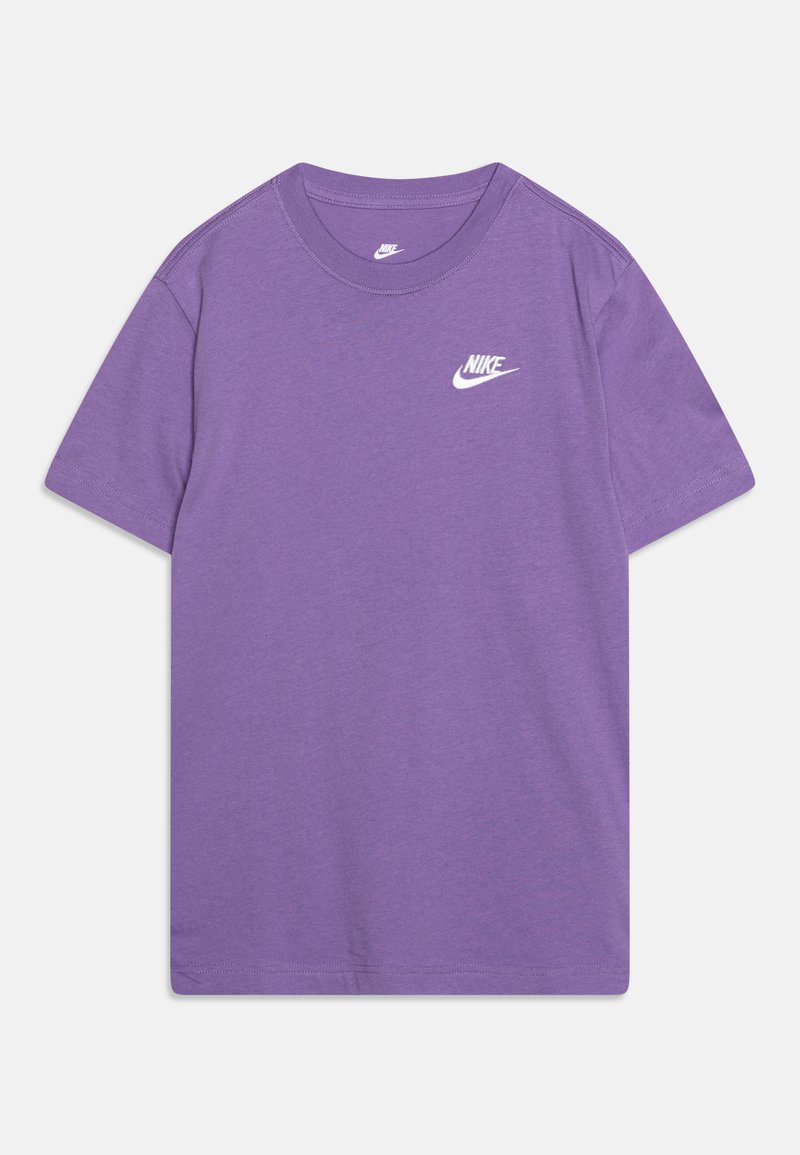 Nike Sportswear TEE CLUB BOY T Shirt Basic Space Purple white lila nike-sportswear-tee-club-boy-t-shirt-basic-space-purple-white-lila